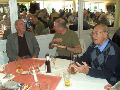 Mittwoch, 29.04.09. Eine Kollegin und 48 Kollegen trafen sich im Hallerhof in B-Oberau�en