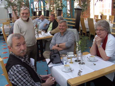 Mittwoch, 13. und Donnerstag, 14.05.09. Besuch der Meyer Werft in Papenburg, ADO Gardienenwerk, Emssperrwerk und Hafenrundfahrt.