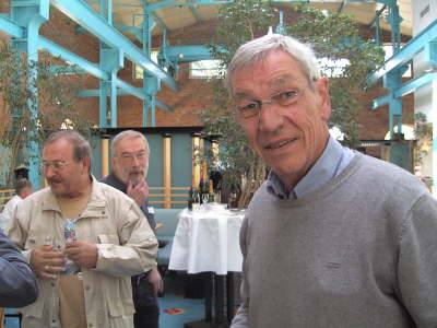 Mittwoch, 13. und Donnerstag, 14.05.09. Besuch der Meyer Werft in Papenburg, ADO Gardienenwerk, Emssperrwerk und Hafenrundfahrt.