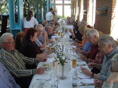 Mittwoch, 13. und Donnerstag, 14.05.09. Besuch der Meyer Werft in Papenburg, ADO Gardienenwerk, Emssperrwerk und Hafenrundfahrt.