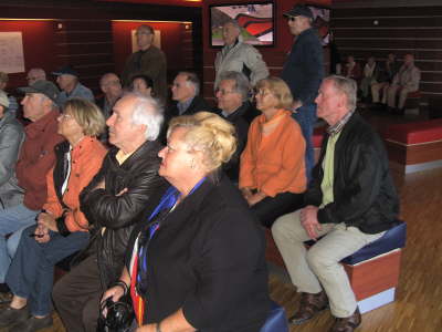 Mittwoch, 13. und Donnerstag, 14.05.09. Besuch der Meyer Werft in Papenburg, ADO Gardienenwerk, Emssperrwerk und Hafenrundfahrt.