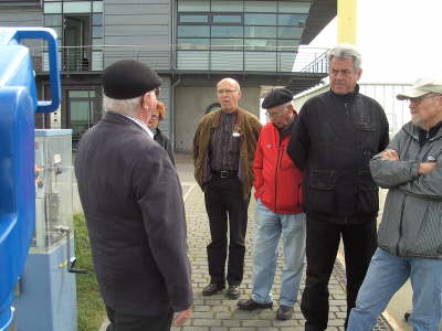 Mittwoch, 13. und Donnerstag, 14.05.09. Besuch der Meyer Werft in Papenburg, ADO Gardienenwerk, Emssperrwerk und Hafenrundfahrt.