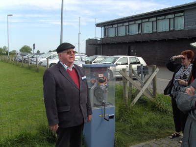 Mittwoch, 13. und Donnerstag, 14.05.09. Besuch der Meyer Werft in Papenburg, ADO Gardienenwerk, Emssperrwerk und Hafenrundfahrt.