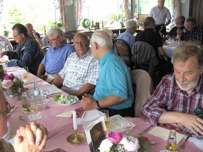 Mittwoch,03.06.09. 36 Kollegen trafen sich im H�ffer Hof.