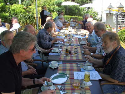 Mittwoch, 29.07.09. Treffen im H�ffer Hof im Biergarten