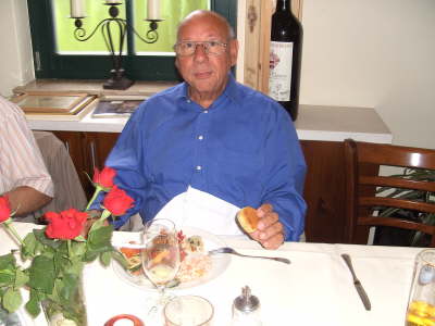 Mittwoch, 30.09.09. 35 Kollegen und 1 Kollegin trafen sich im Restaurant "Gut Clarenhof" bei Peppe Celentano.