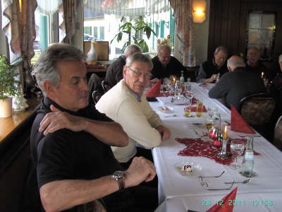 Mittwoch, 28.12.11. 32 Kollegen waren beim Treffen im H�ffer Hof.