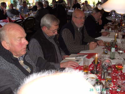 Mittwoch, 28.12.11. 32 Kollegen waren beim Treffen im H�ffer Hof