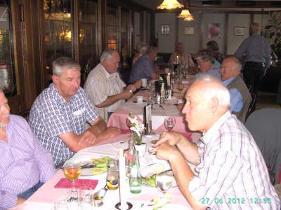 Mittwoch, 27.06.2012. Treffen im H�ffer Hof mit 41 Kollegen.