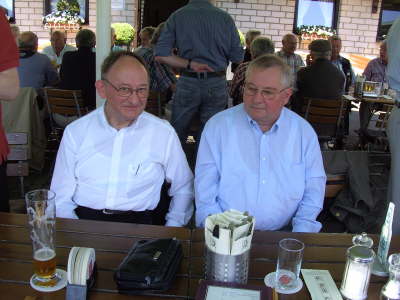 Mittwoch, 01.08.2012. 45 Kollegen trafen sich im Hallerhof in Oberau�en.