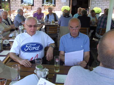 Mittwoch, 01.08.2012. 45 Kollegen trafen sich im Hallerhof in Oberau�en