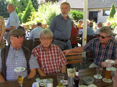 Mittwoch, 01.08.2012. 45 Kollegen trafen sich im Hallerhof in Oberau�en