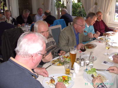 Mittwoch, 31.10.2012. 31 Kollegen trafen sich im "Haus Pohle".