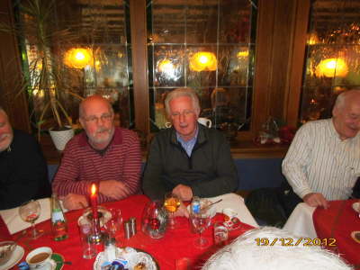 Mittwoch 19.12.2012. 34 Kollegen trafen sich im "H�ffer Hof".
