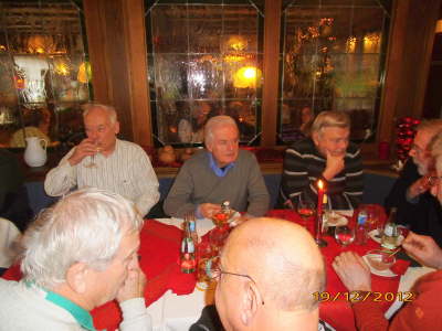 Mittwoch 19.12.2012. 34 Kollegen trafen sich im "H�ffer Hof".