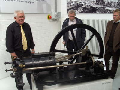 Mittwoch, 24.09.08. Werksbesichtigung der DEUTZ AG. 29 FEEPFK Kollegen nahmen daran teil. Anschliessend trafen wir uns ca. 14 Uhr zum Mittagessen in der Gasst�tte Bonerath