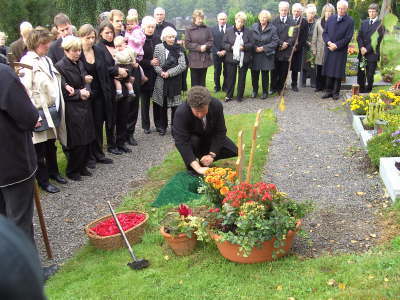 Donnerstag, 25.09.08. Beerdigung von Ferdinand L�hers auf dem Immenkeppeler Friedhof.