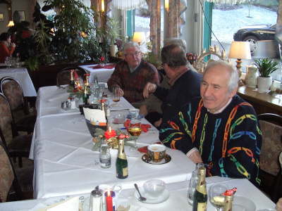 Dienstag, 30.12.08. 31 Kollegen hatten sich im "H�ffer Hof" getroffen.