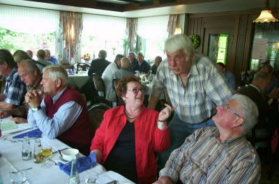 Mittwoch, 27.06.07. 44 Kollegen und 1 Kollegin trafen sich im "H�ffer Hof"